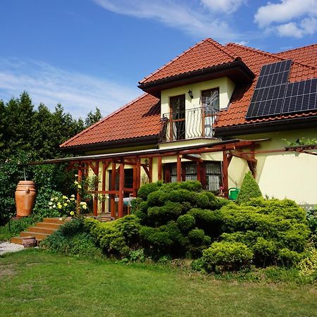 Comfortable House With Garden Manki 外观 照片