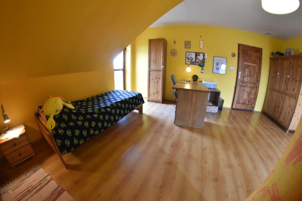 Comfortable House With Garden Manki 外观 照片