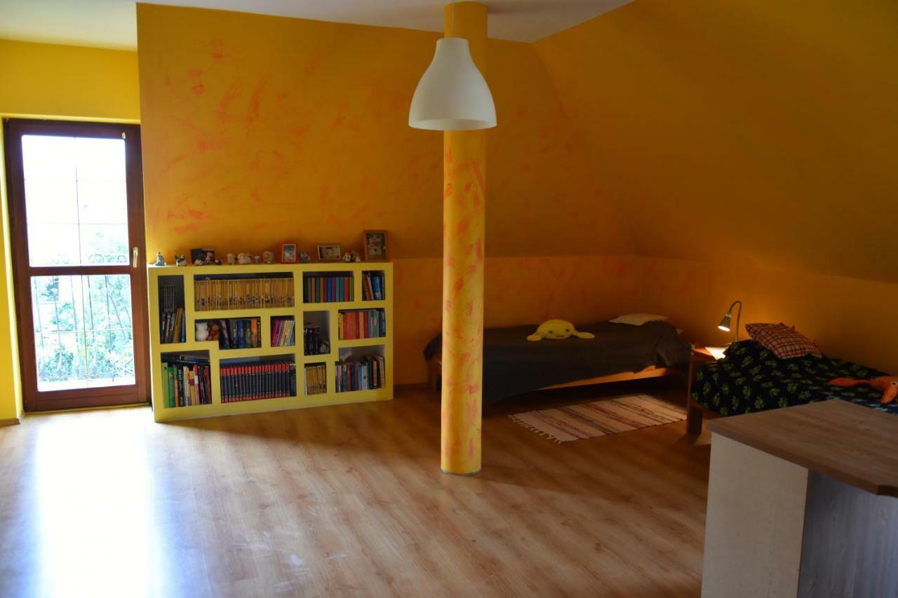 Comfortable House With Garden Manki 外观 照片